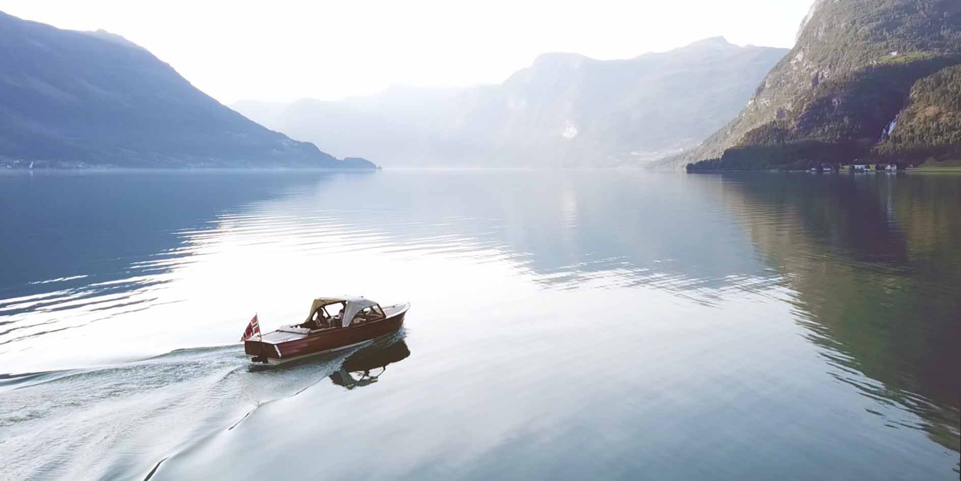 Darling on Lake Oppstryn